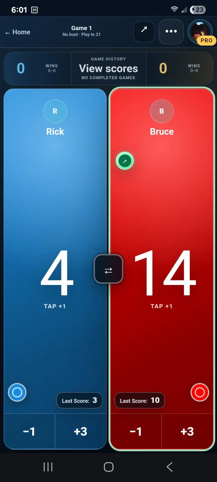 FourBagr live blue-versus-red tap scoreboard